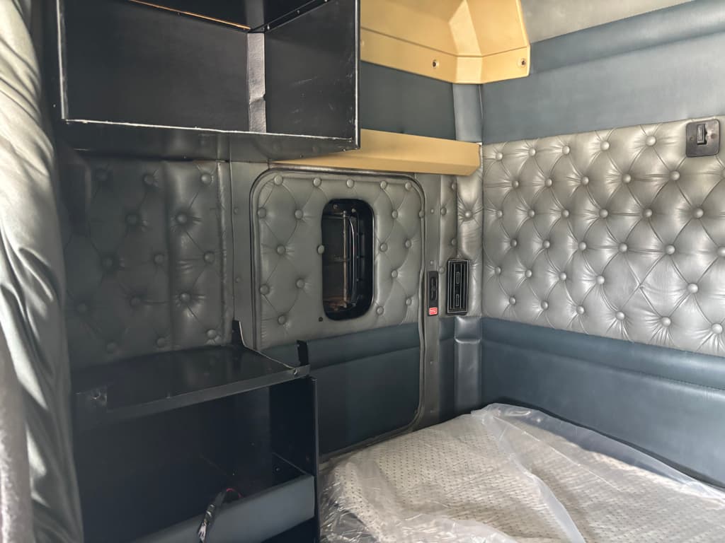 2000 Kenworth 