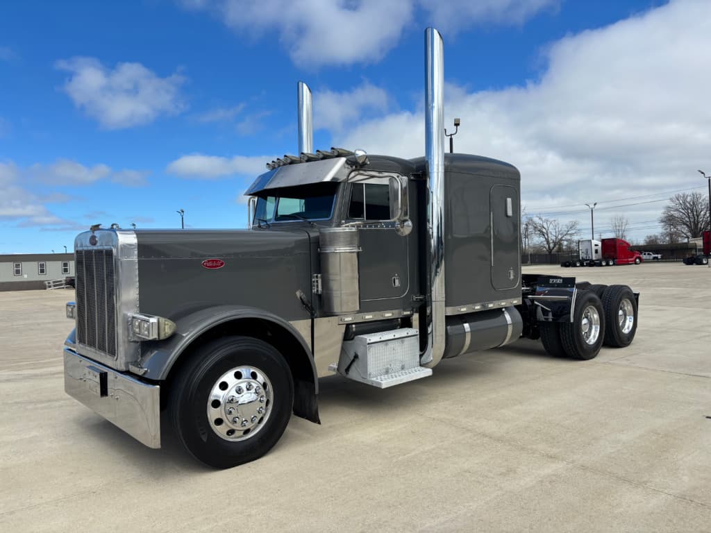2004 Peterbilt 