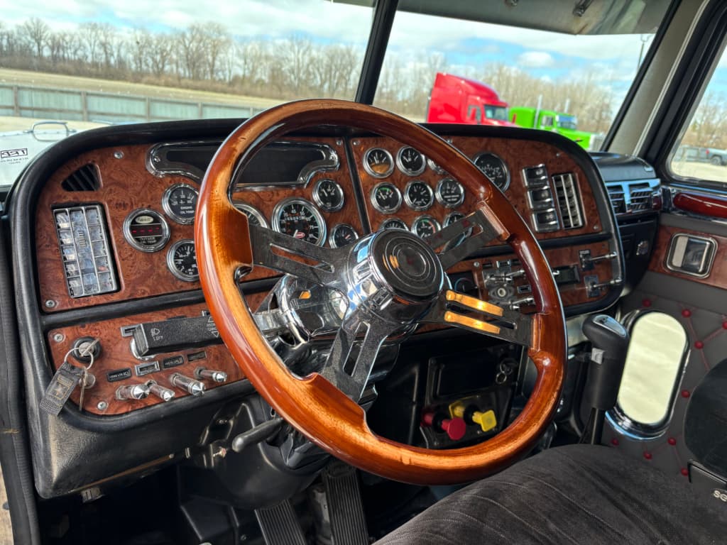 2004 Peterbilt 