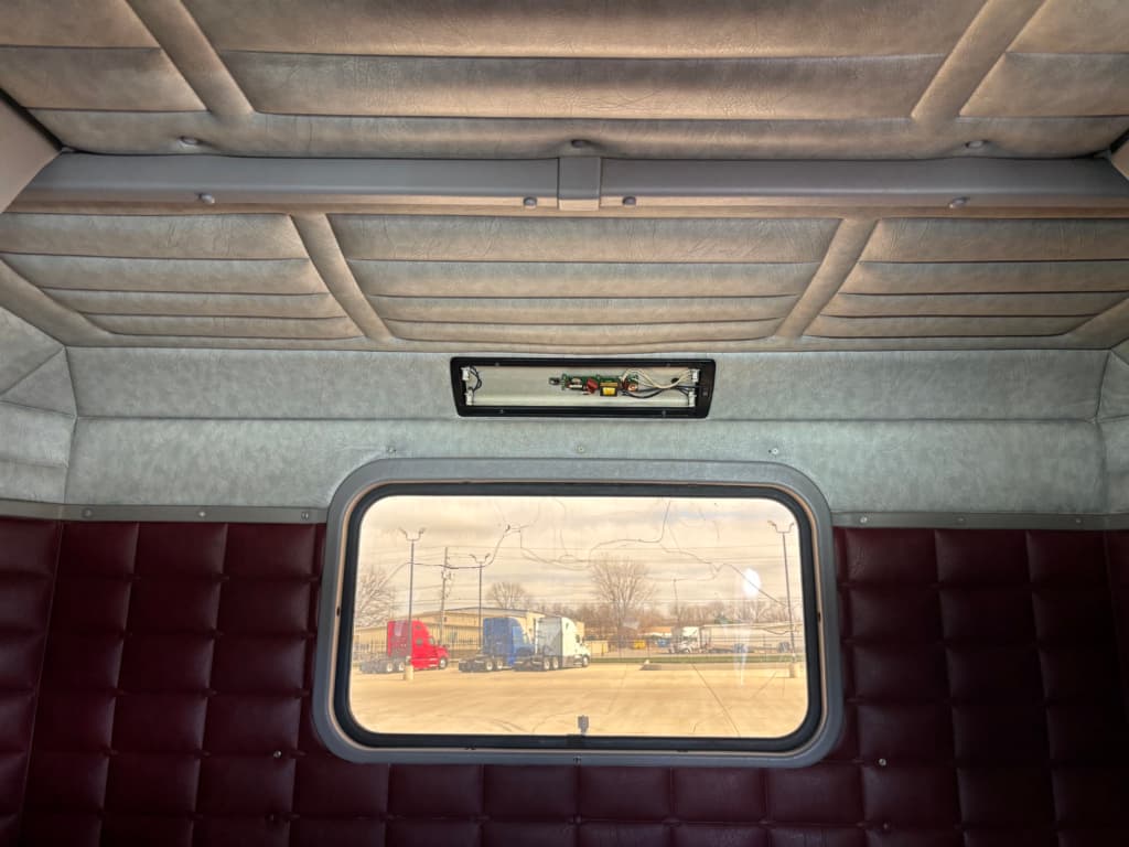 2004 Peterbilt 