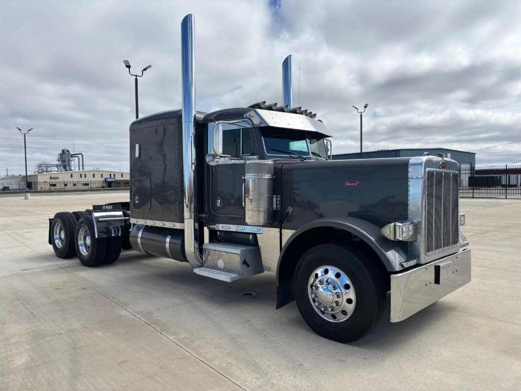 2004 Peterbilt 